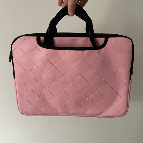 FREE 13 “ lap top case 💖 - Picture 3 of 3